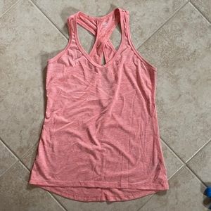 Coral tank with crisscross peephole back